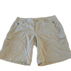 COLUMBIA women green nylon shorts, size 10